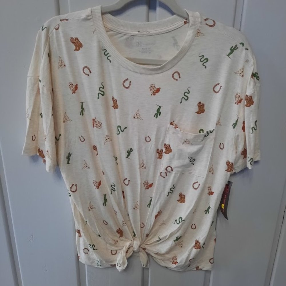 No Boundaries Juniors Western Print Tie Front Short Sleeve Pocket Tee Sz L NWT